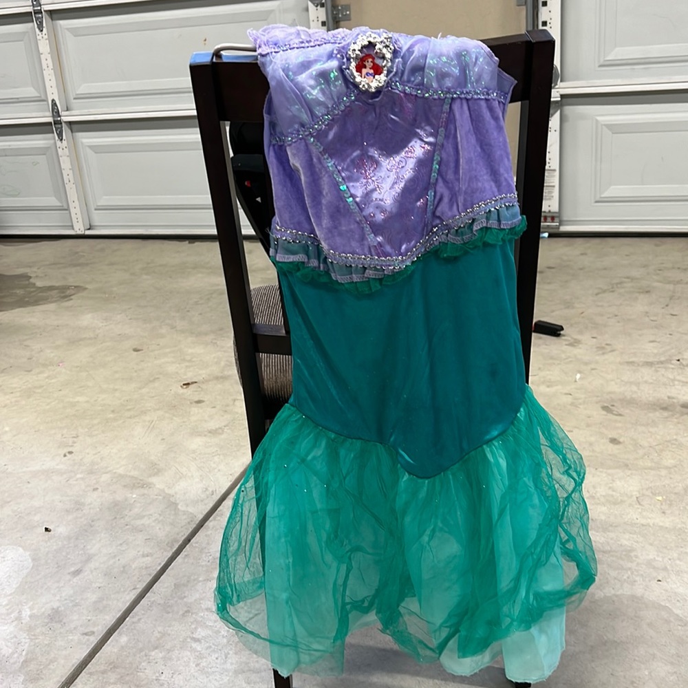 Costume dress
